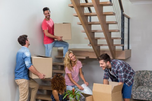 Moving van service for homes in Chiswick