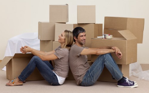 Packing and loading support for a flat move in Chiswick
