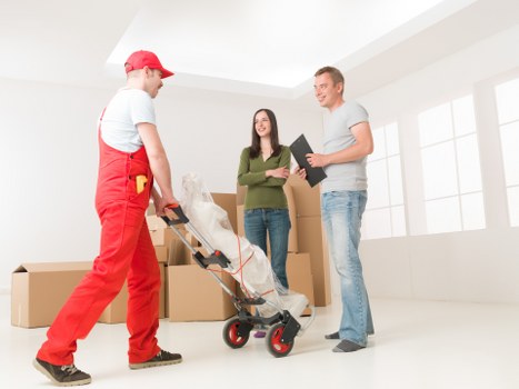 Spacious moving truck suitable for Chiswick property relocations