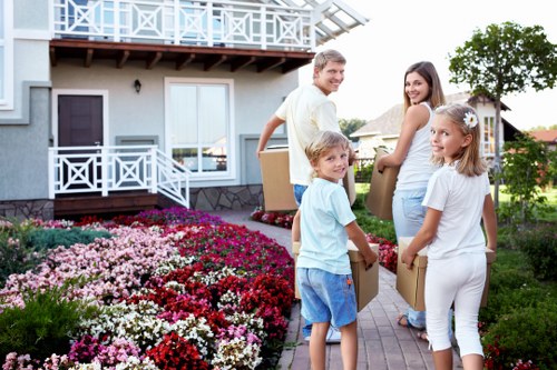 Moving support for a flat or family home in Chiswick